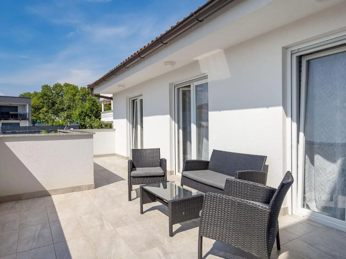 Holiday Home Villa Mira - Krk147 By Interhome Pinezici