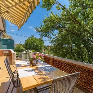 Apartment Krc, Pinezići